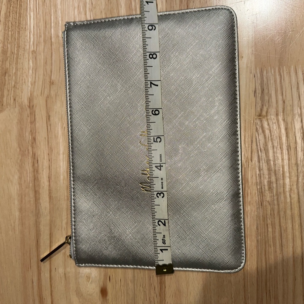 Elegant Silver Wristlet with Gold Accents - Picture 3 of 8